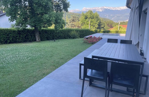 Eybens House | Family house with pool