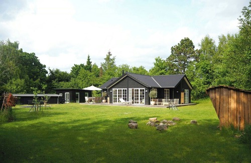 Udsholt Sand House | Family house with shelter at Udsholt Beach