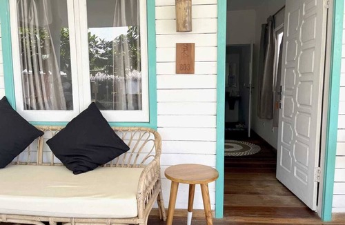 Katiet House | Family Chalet 80m square oceanfront bungalow