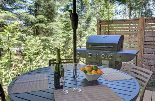 Lac Superieur Village Ski Chalet | Family Lake Access Chalet w/Spa