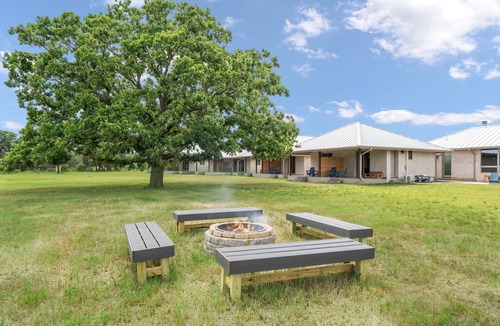 La Grange House | Family Lakeside Getaway: Pool, Games, Hot Tub, More!