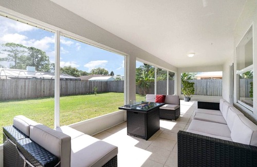 Port Saint John House | Family Launch View Stay—Modern & Bright.