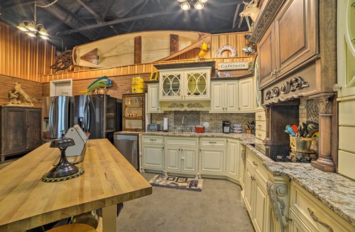 Dover Cabin | Family Leatherwood Resort Cabin w/Fire Pit!