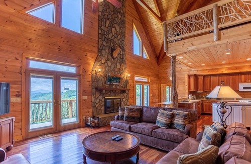 Elk Park Cabin | Family Lodge with Sunset Views