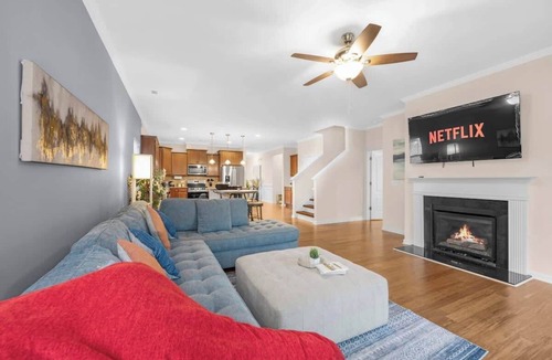 Charlotte House | Family Luxe 5BR 2 Kings Near UNCC Concord Mills