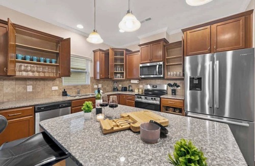 Charlotte House | Family Luxe 5BR 2 Kings Near UNCC Concord Mills