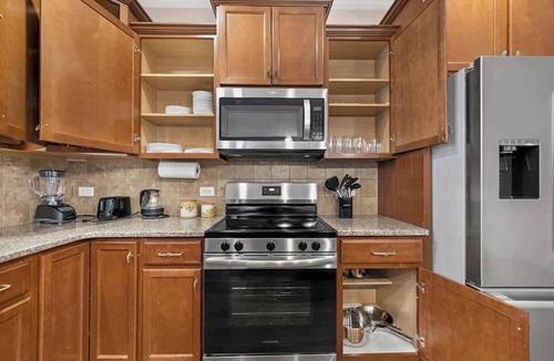 Charlotte House | Family Luxe 5BR 2 Kings Near UNCC Concord Mills