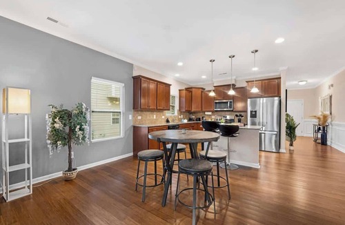 Charlotte House | Family Luxe 5BR 2 Kings Near UNCC Concord Mills