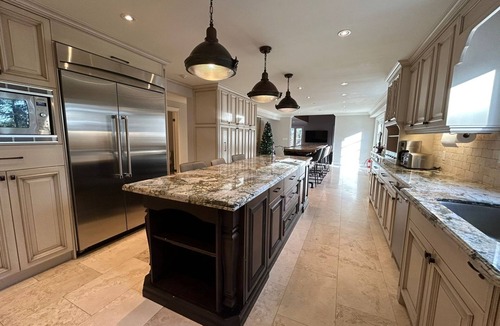 King House | Family Luxury Retreat w/Hot Tub