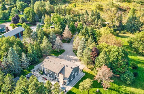 King House | Family Luxury Retreat w/Hot Tub