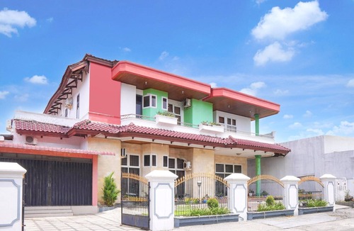 Padang House | Family Luxury Suite W/Free WiFi and Parking