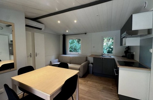 Saint-Vincent-de-Lamontjoie House | Family mobile home for 8 with terrace