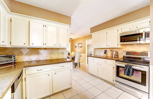 Pinehurst Of Atascocita House | Family Oasis | 6BR + Pool + Big Backyard