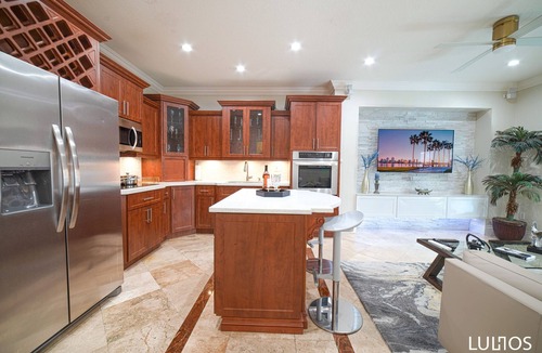 Ludlam House | Family Oasis Heated Pool 10 min to Zoo & Marina