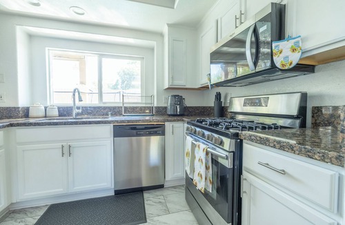 Moreno Valley House | Family Oasis: Pool & Spa!