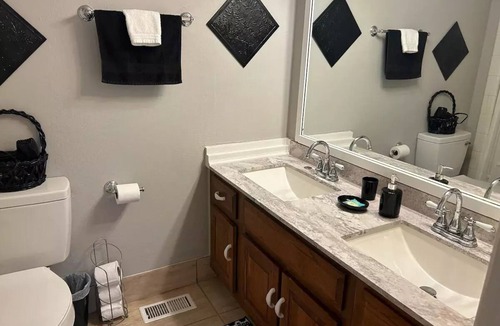 Broken Arrow House | Family & Pet Friendly Broken Arrow Getaway