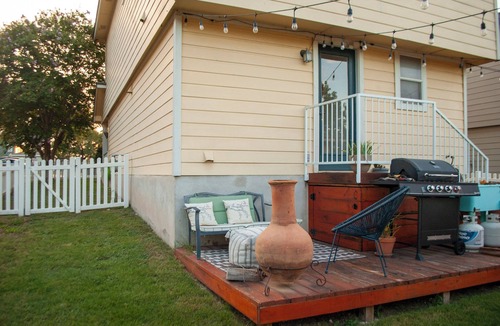 Kyle House | Family Pet Friendly 3-bedroom Vintage Inspired house in Kyle - Plum Creek