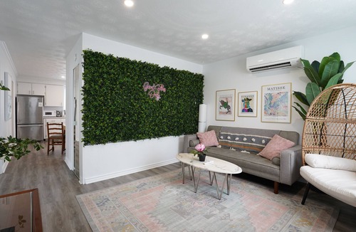 Cornwall House | Family & Pet Friendly Modern Bright Bungalow
