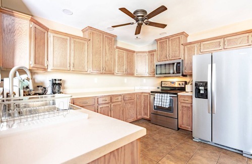 Southaven House | Family & Pet Friendly Oasis - Backyard - Patio