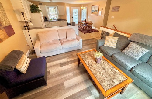 Ransom House | Family & pet-friendly, peaceful rural escape. Hiking nearby.