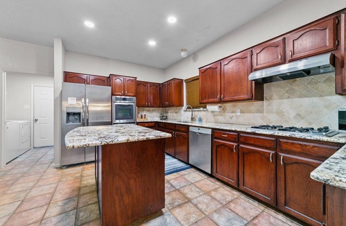 Rowlett House | Family + Pet Friendly Pool Stay