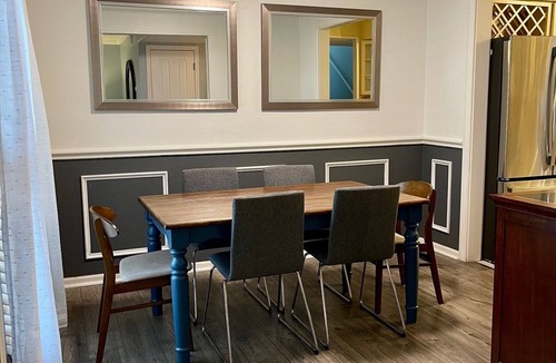 Parker Lane House | Family & pet-friendly townhome in Austin w/hot tub & deck! 7 mins from downtown
