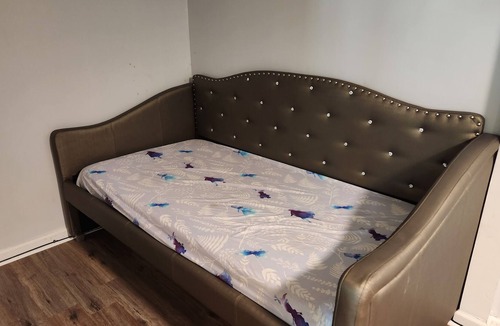 Montville Apartment | Family & pet friendly!