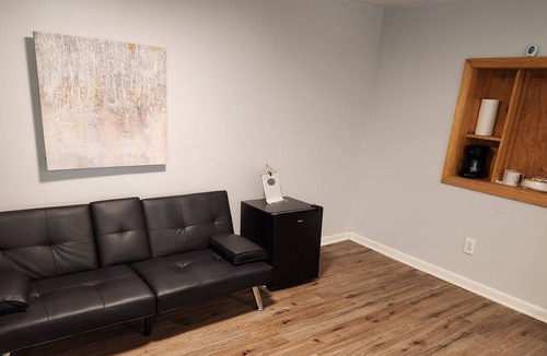 Montville Apartment | Family & pet friendly!