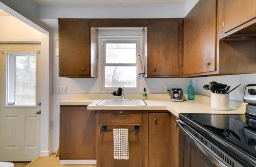 North Greece House | Family & Pet-Friendly w/yard & game room/desk. Walk a block to Lake Ontario.
