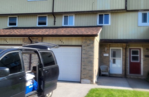 Kincardine House | Family/pet oriented home close to beaches shopping and cottage country AC Wifi