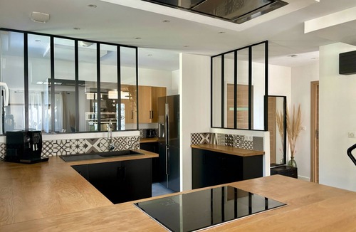 Les Pennes-Mirabeau House | Family pool house between Aix & Marseille