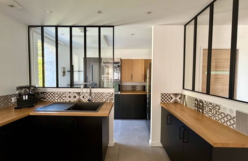 Les Pennes-Mirabeau House | Family pool house between Aix & Marseille