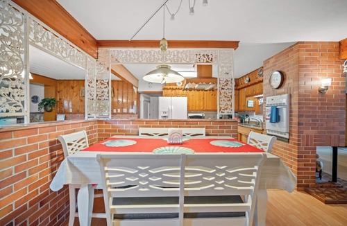 East County Civic Group House | Family Pool Home Sleeps 8