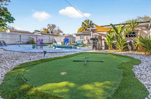 Sun Bay South House | Family Putting Green Oasis BBQ, Cornhole, Heated Pool