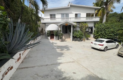 Tequesquitengo House | Family Quinta with swimming pool, air conditioning, private garden, basketball court,