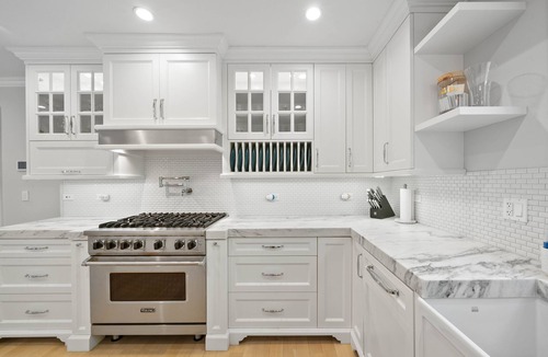 Country Club Estates House | Family Retreat, 3BR each with Ensuite, Lakeside Community