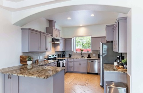 Del Valle House | Family-Ready 4BR with Yard & Kids, Playground