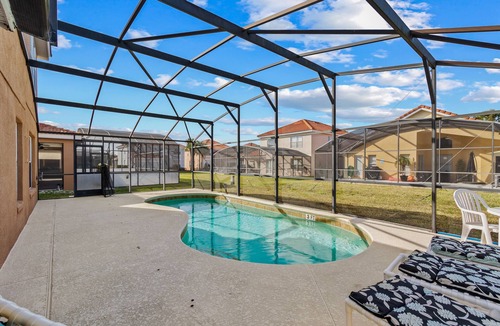Loughman Villa | Family Ready in Gated Community Near Attractions