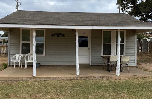 Buchanan Dam Cabin | Family Resort located on beautiful Lake Buchanan.