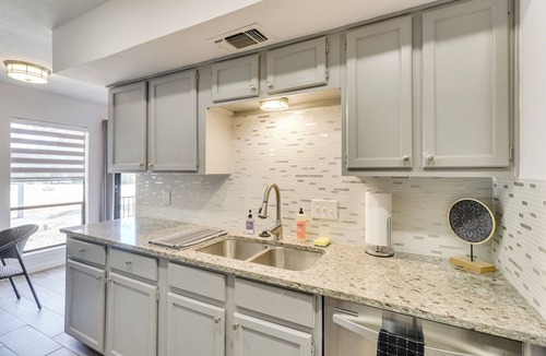 Lakeway Condo | Family Retreat 1/2 Mi to Lake Travis: Pets Welcome