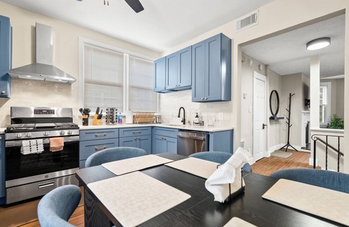 Mount Washington House | Family Retreat - 2 Homes Under 1 Roof, 5BR 3BA, Decks, Yard & Parking