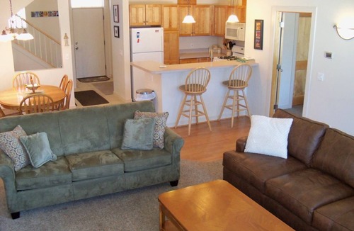 Bellaire Condo | Family Retreat at Cedar River