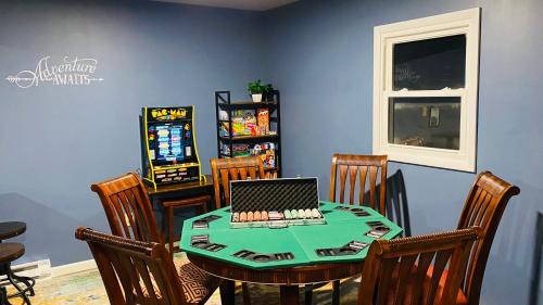 Tobyhanna Ski Chalet | Family retreat, Closest Rental House to POOL & BEACH, Hot tub, Game Room