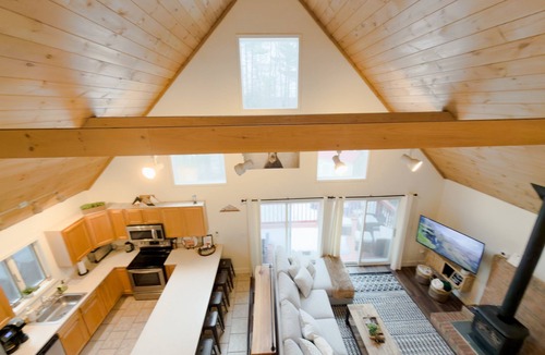 Conway Cabin | Family Retreat | Game Room + Firepit | Sleeps 10