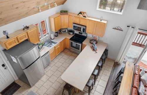 Conway Cabin | Family Retreat | Game Room + Firepit | Sleeps 10