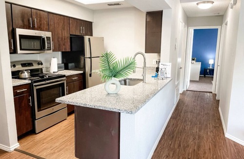 South Side Apartment | Family Retreat - Near Shopping, Dining & Beach