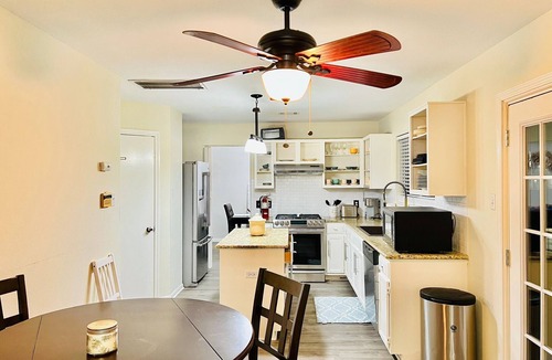 Round Rock House | Family Retreat Near Kalahari-Sleeps 11