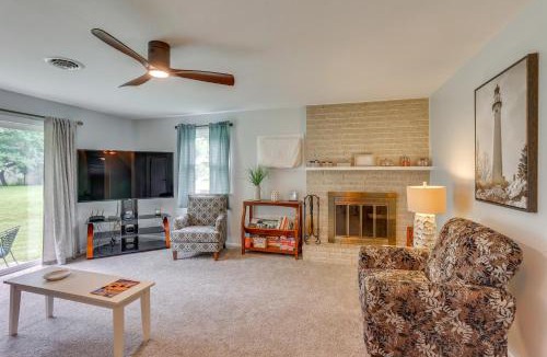 Elizabethtown House | Family Retreat Near Hersheypark with Horse Farm View