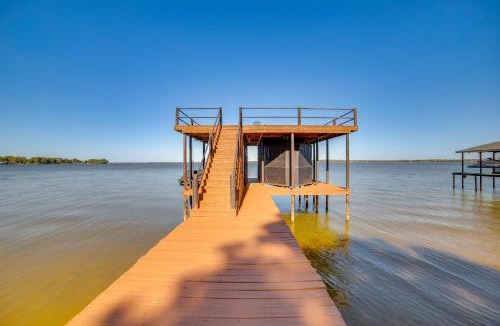 Cedar Creek Reservoir House | Family Retreat on Cedar Creek Lake! Dock & Views