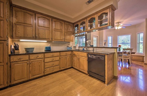 Seguin House | Family Retreat on Guadalupe River: 2 Living Areas!